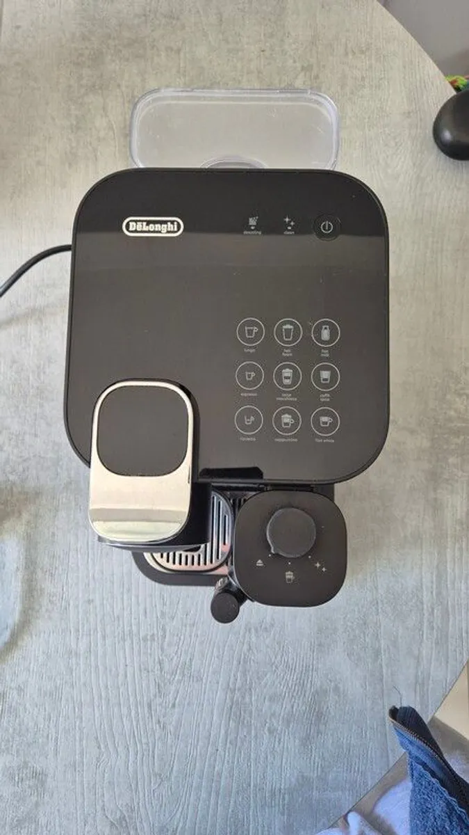Gran Lattissima Black Coffee Machine - Image 2