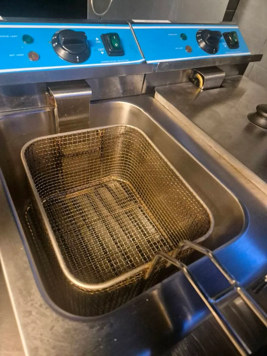 8ltr electric countertop fryer - Image 2