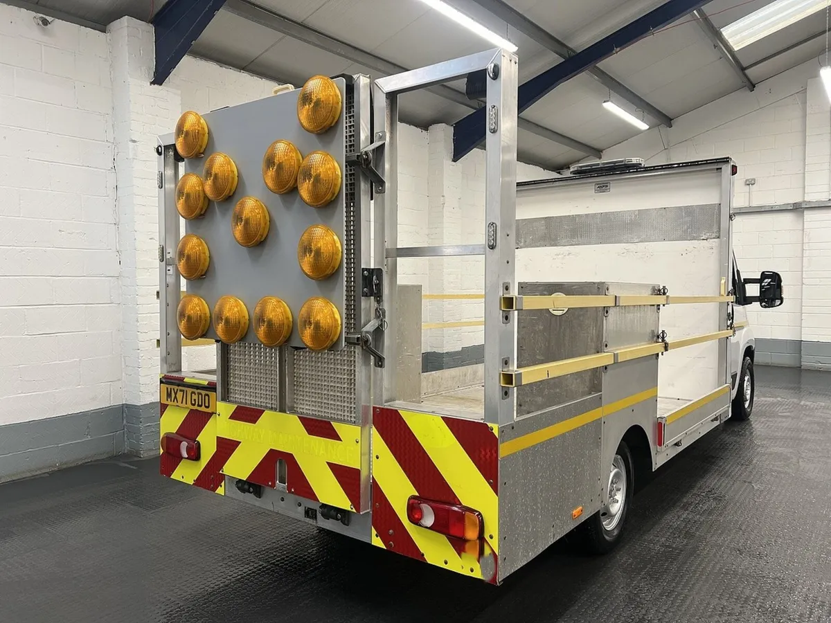 2022 Peugeot Boxer Dropside Van - Image 3