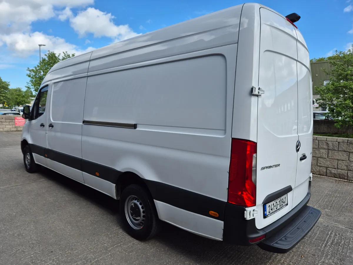 Mercedes-Benz Sprinter 2024 - Image 2