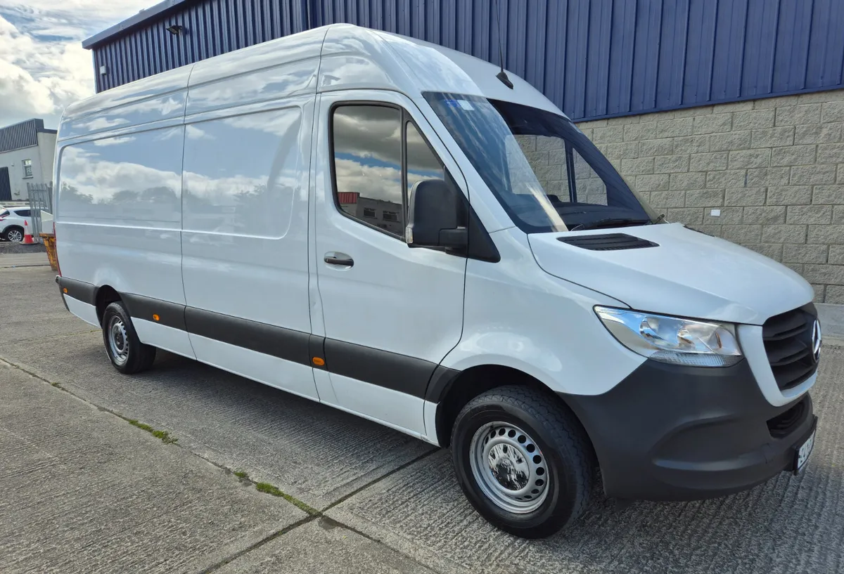 Mercedes-Benz Sprinter 2024 - Image 1