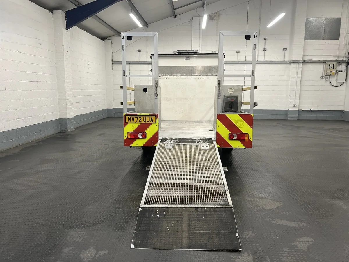 2023 Peugeot Boxer Dropside Van - Image 3