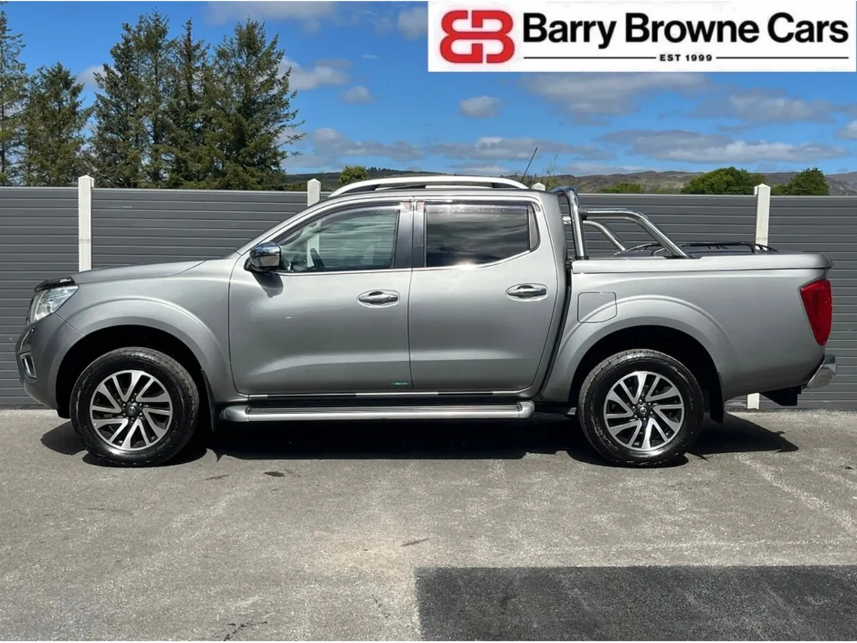 Nissan Navara 2.3 LE LEATHER CREW CAB 190 4DR - Image 4