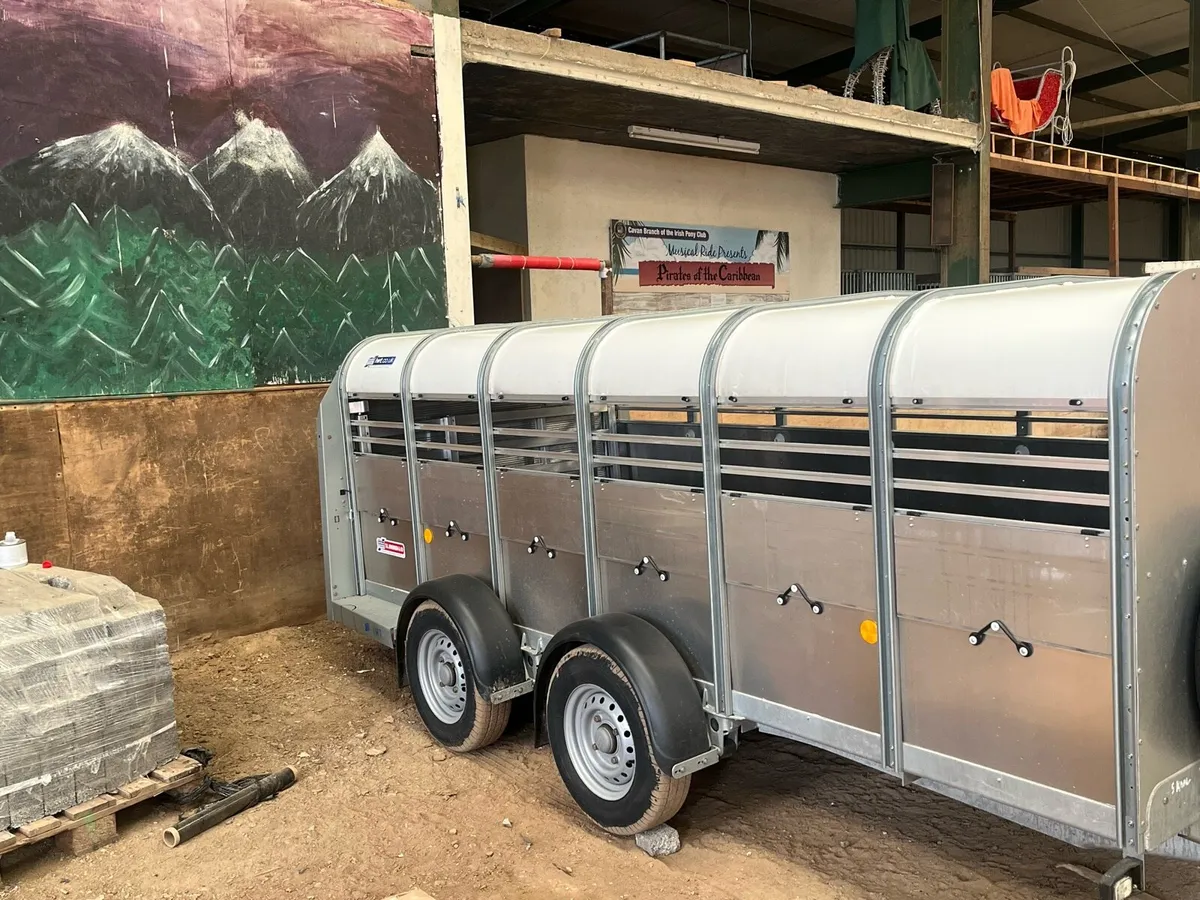 Trailer - Image 1