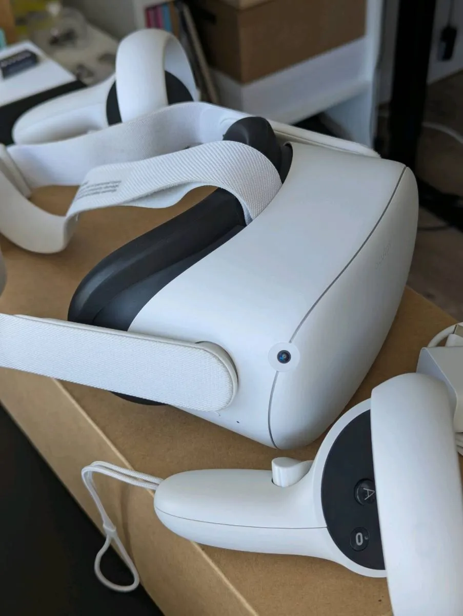 Oculus Quest 2 64GB VR Headset - Image 4