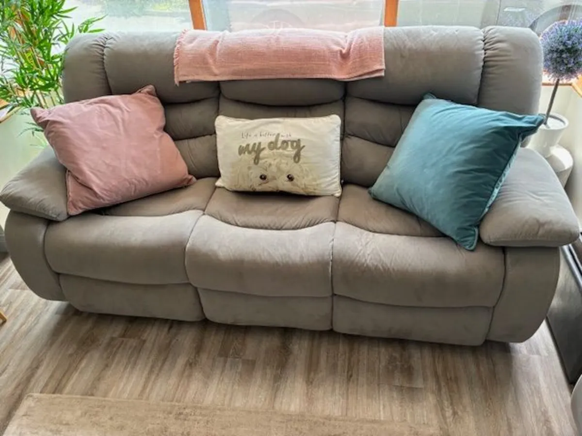 Reclining Sofa set 3+2+1 seaters - Image 1