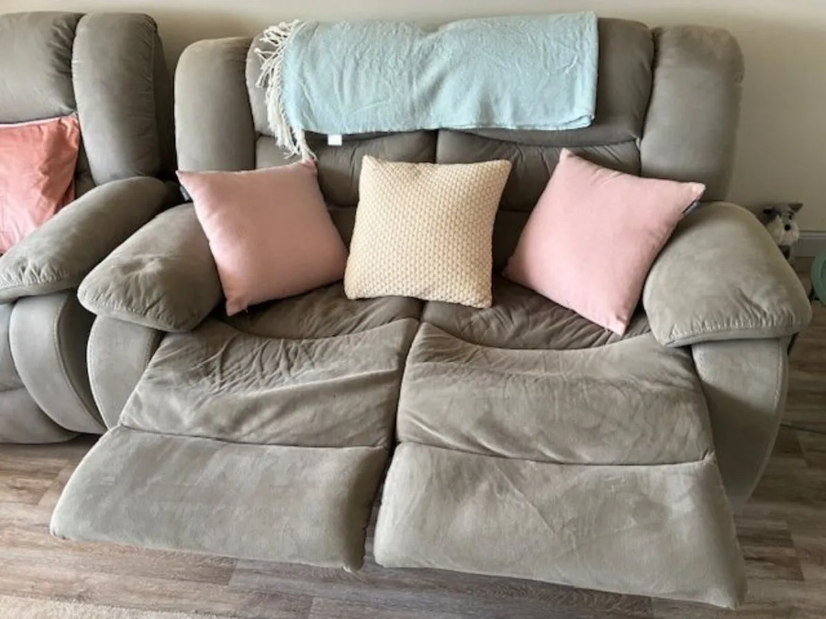 Reclining Sofa set 3+2+1 seaters - Image 4
