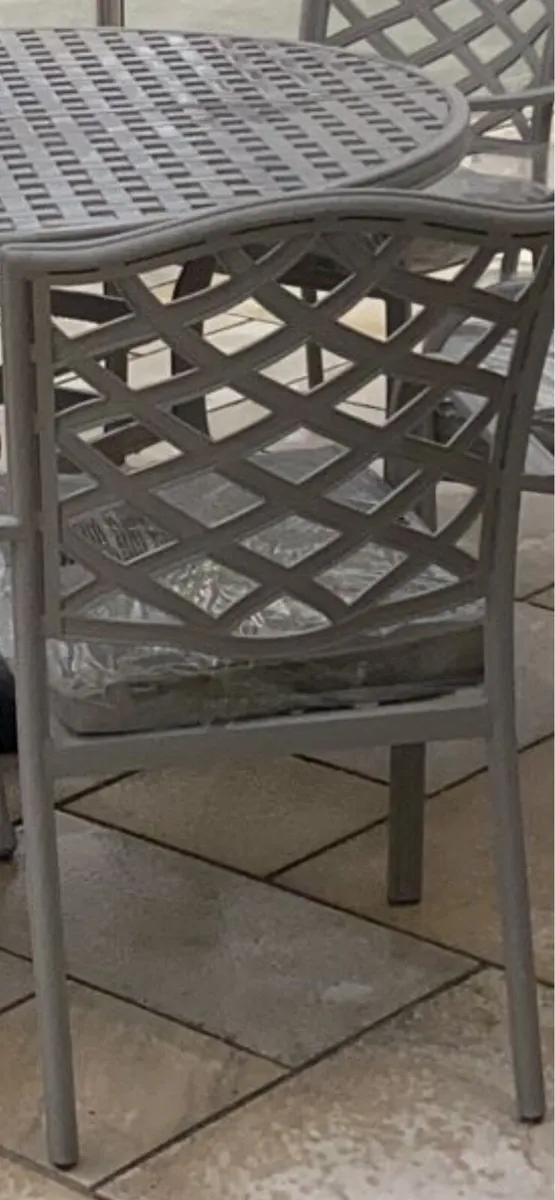 Aluminium Table & Chairs - Image 4