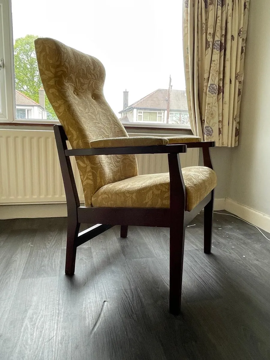Orthopaedic chair - Image 2