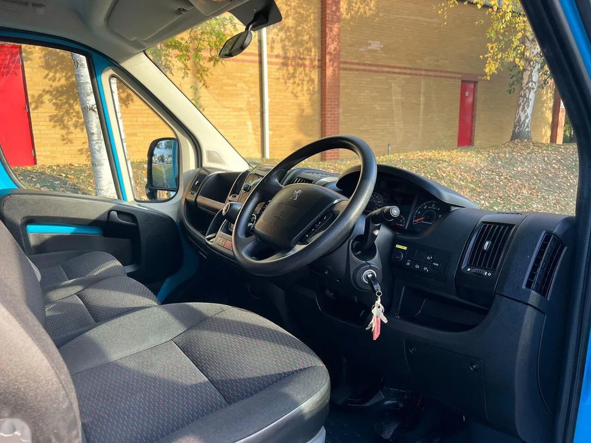 2022 Peugeot Boxer Low Loader Van - Image 3