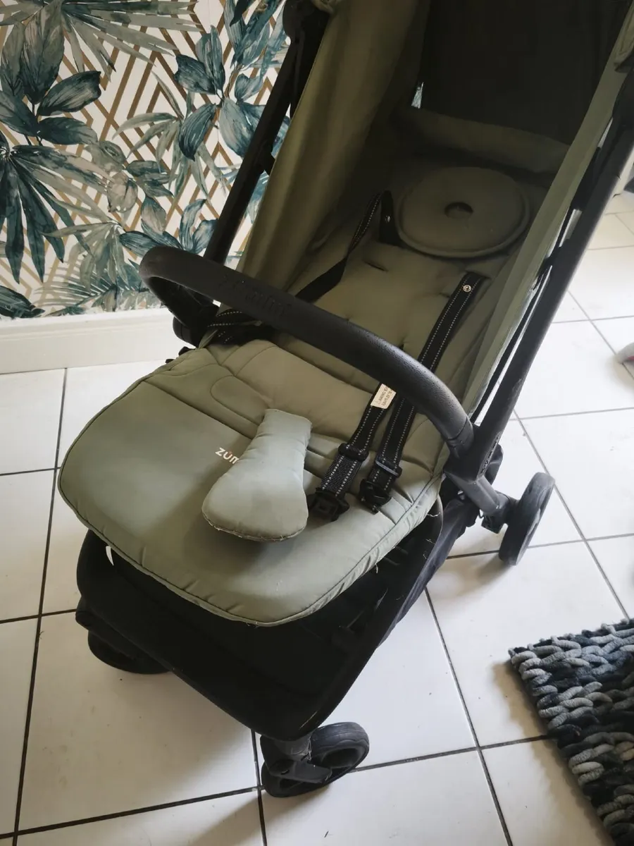 Baby stroller - Image 1