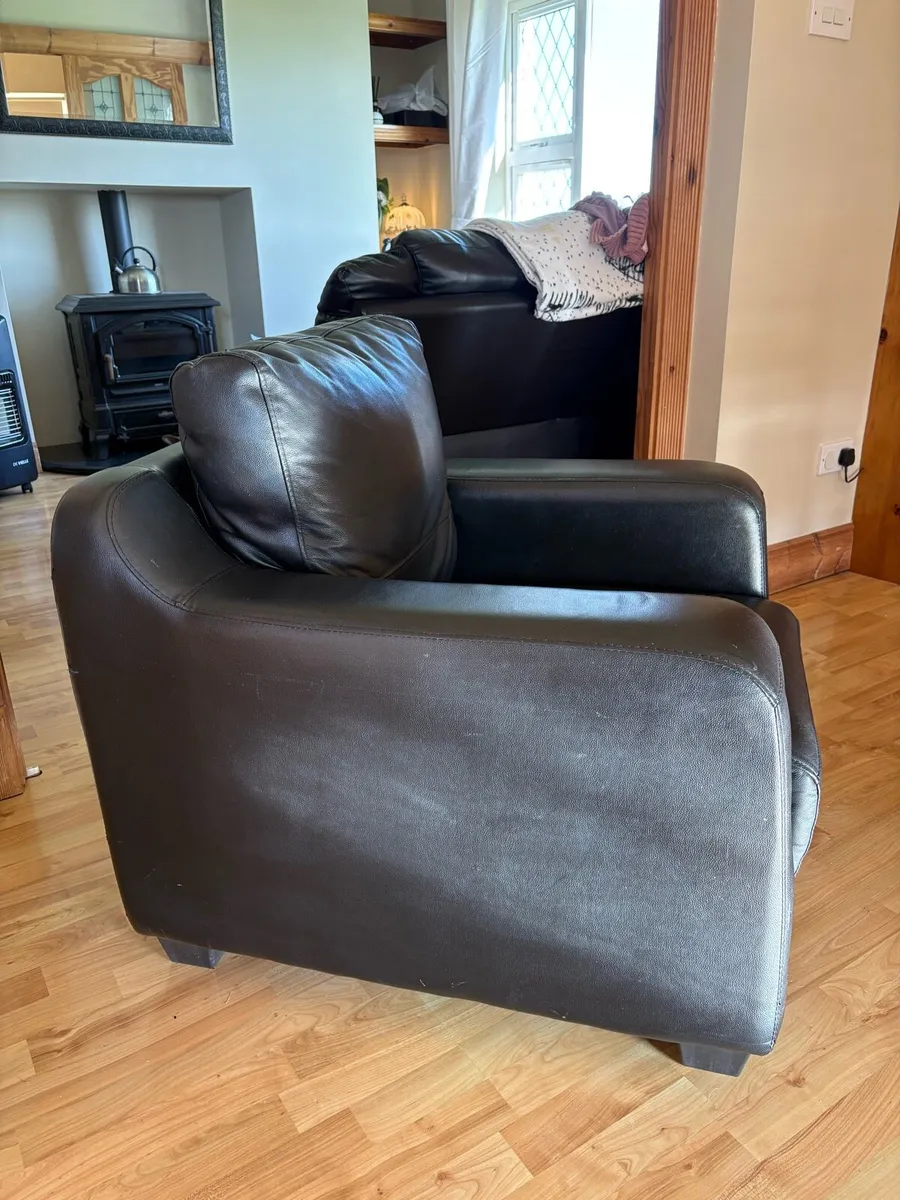 Leather chair - Image 2