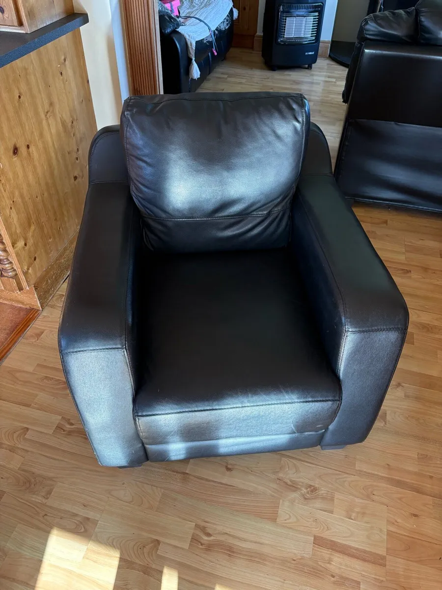 Leather chair - Image 4