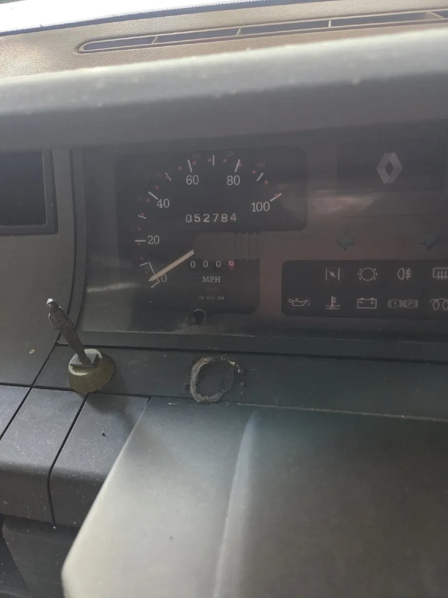 1984 Renault 5 - Image 3