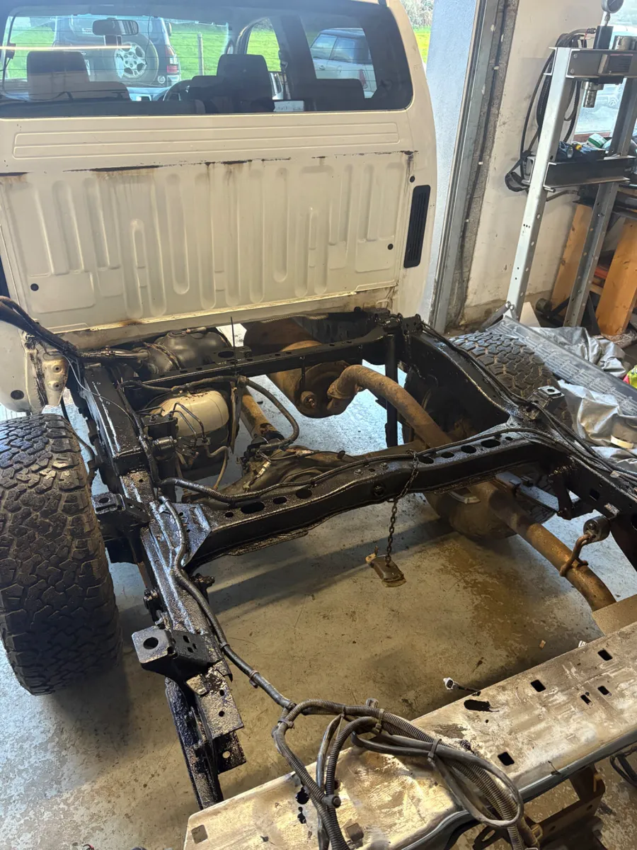 Vehicle chassis & underbody welding - Image 1
