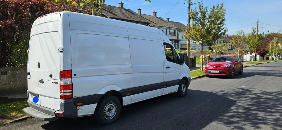 Mercedes-Benz Sprinter 2011 - Image 1