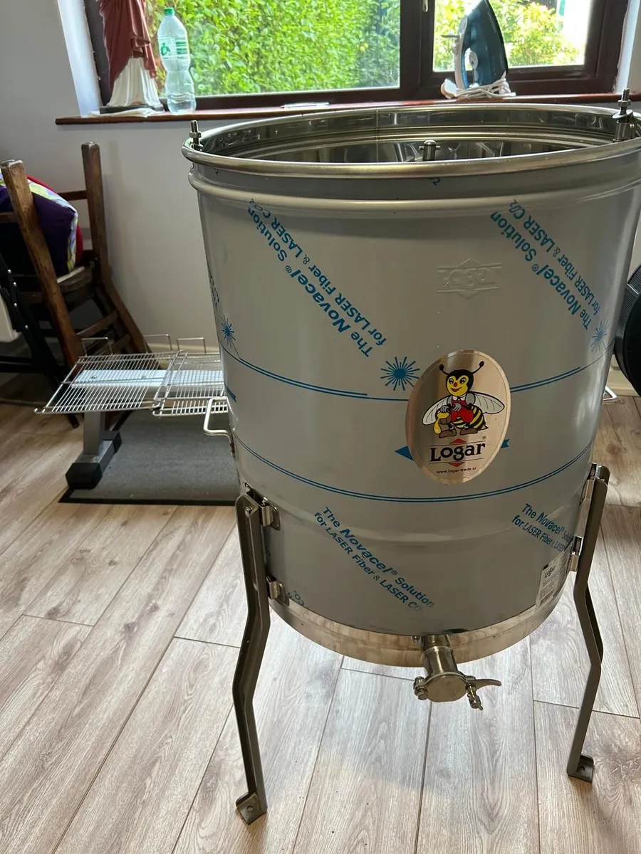 Honey extractor (electric 9 frame) - Image 1