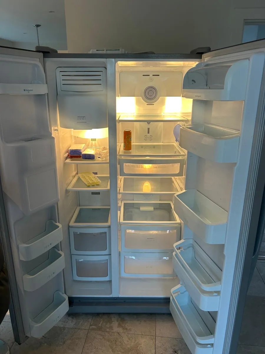 Hotpoint American Style Fridge Freezer - Image 2