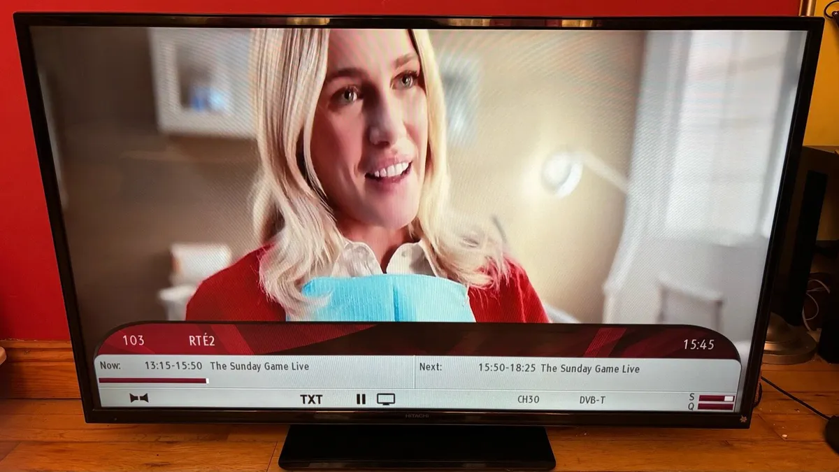 48” Hitachi Smart TV and Google Chromecast - Image 4