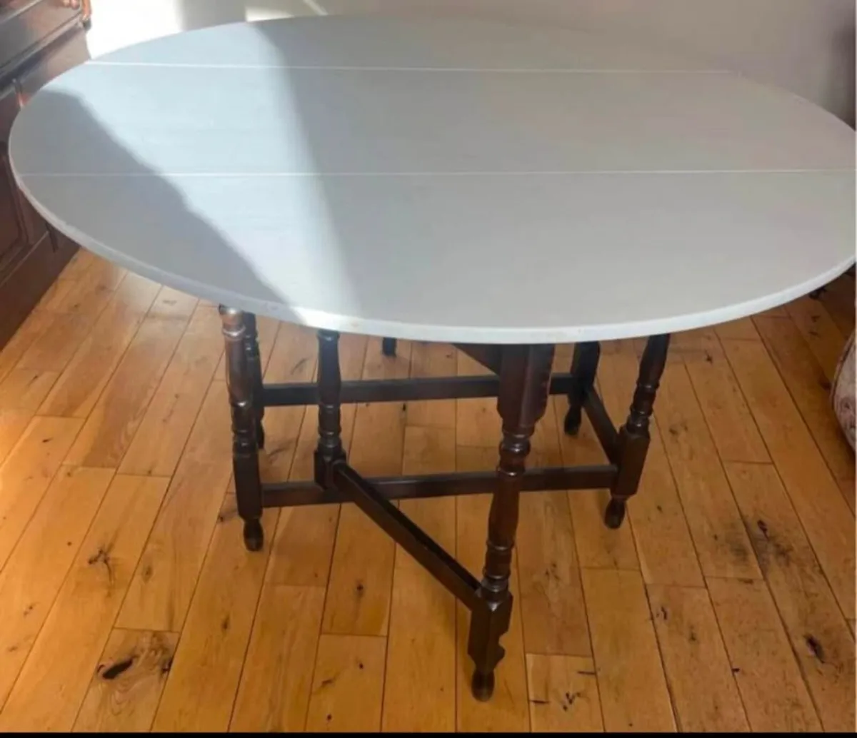 Dining table - Image 2