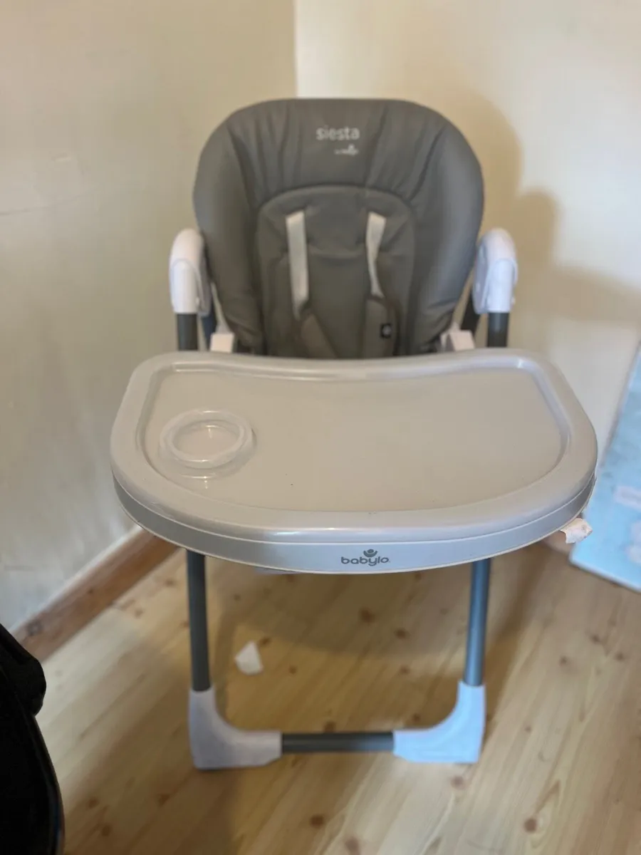 Pram and high chair - Image 3
