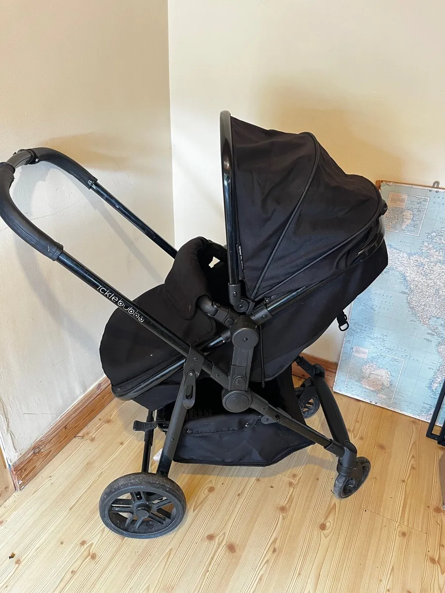 Pram and high chair - Image 2