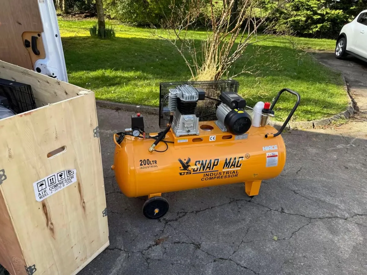 BRAND NEW 200l INDUSTRIAL AIR COMPRESSORS