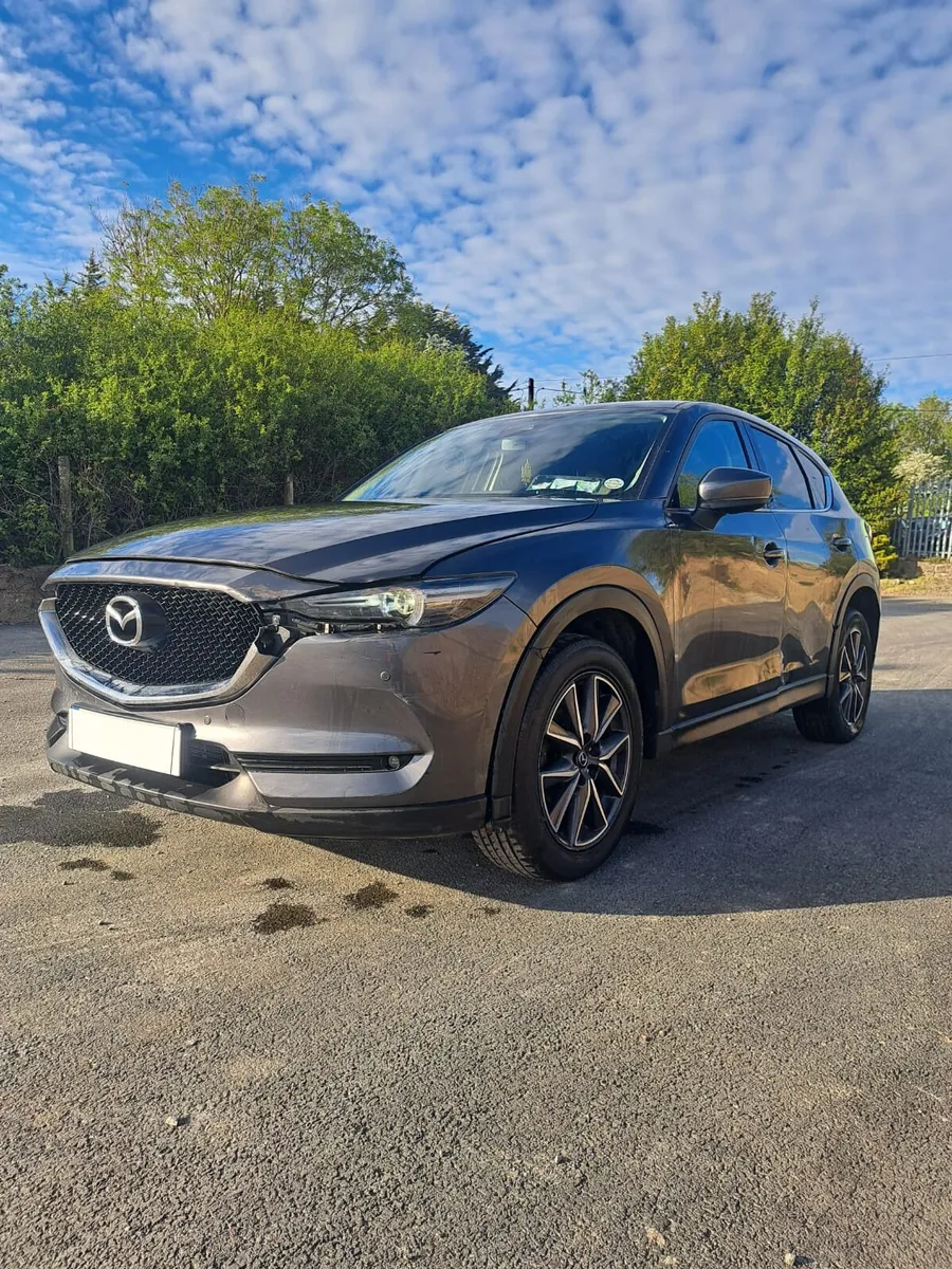 Mazda CX5 2018 light damage - Image 1