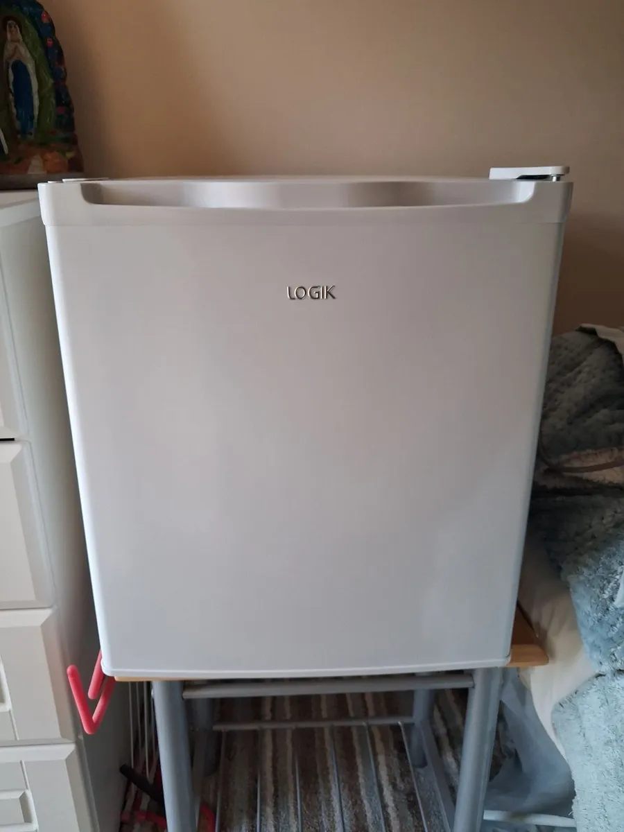 Logik mini fridge - Image 1