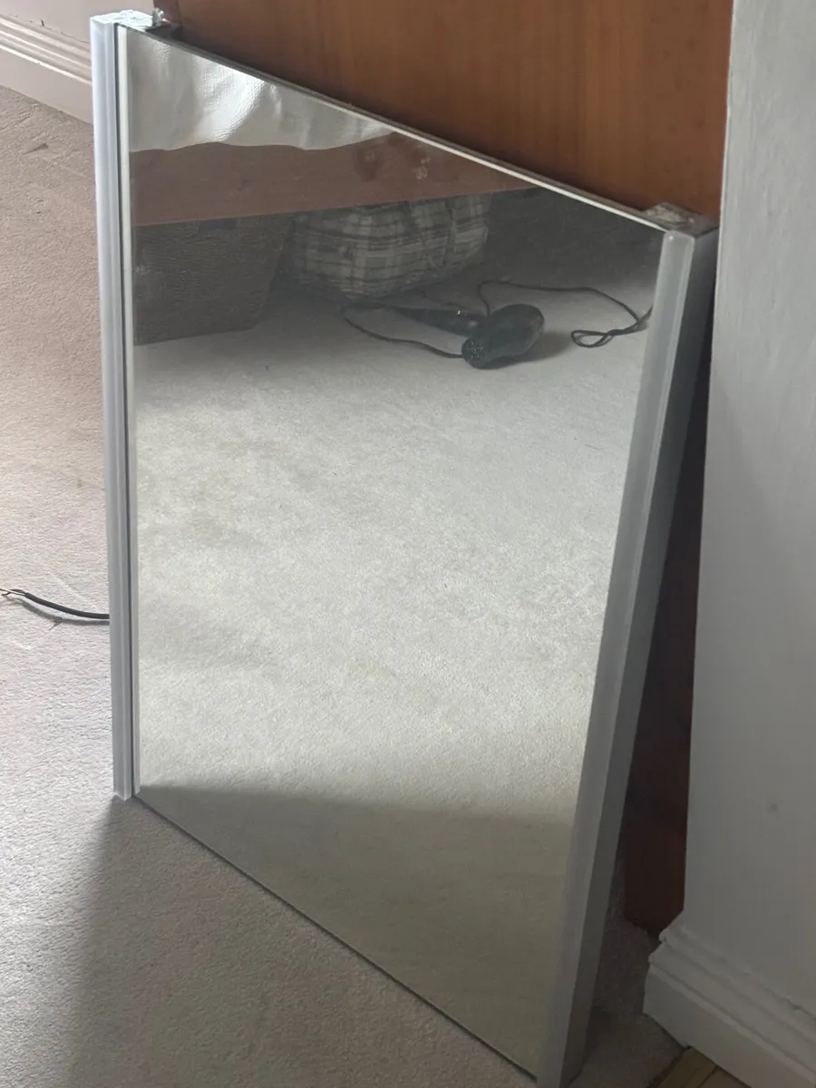 Bathroom mirror - Image 1