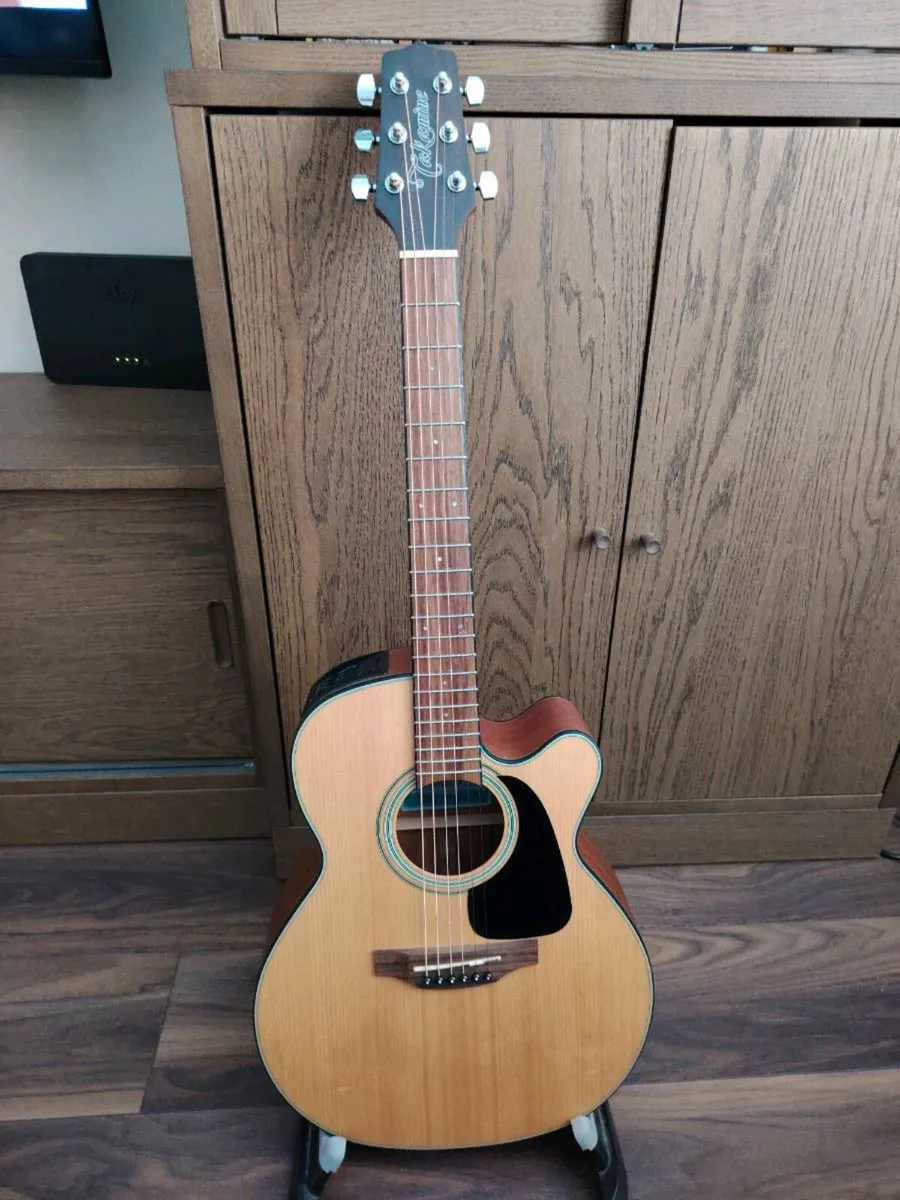 Takamine 3/4 size electro Acoustic - Image 2