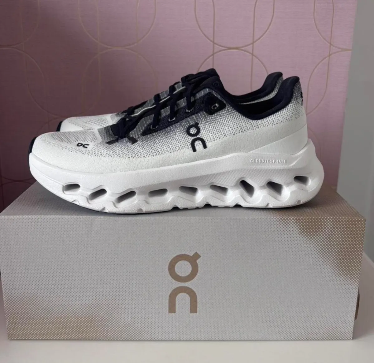 Women’s On Cloudtilt runners UK5 - Image 1