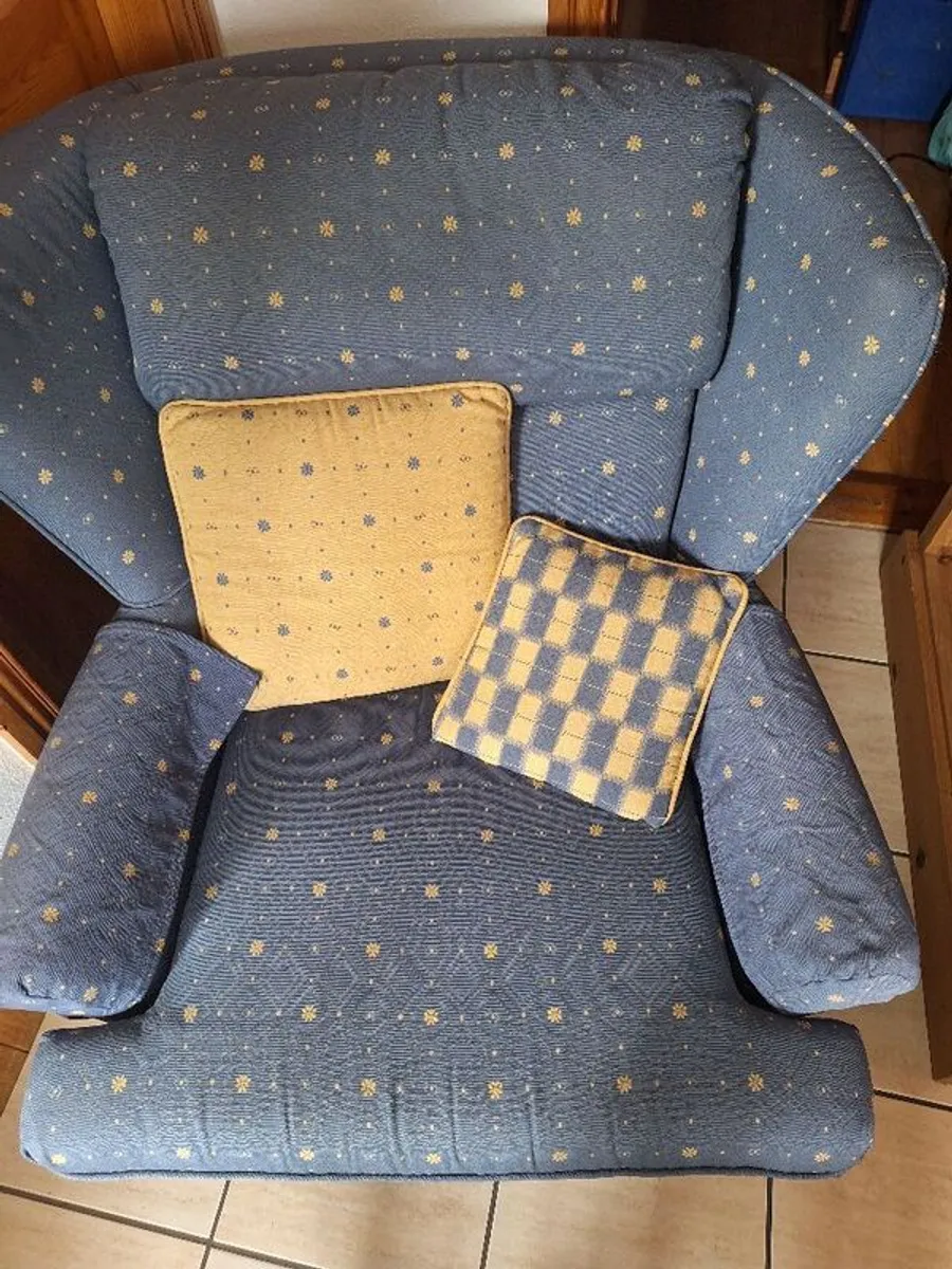 Couch and armchair - Image 4