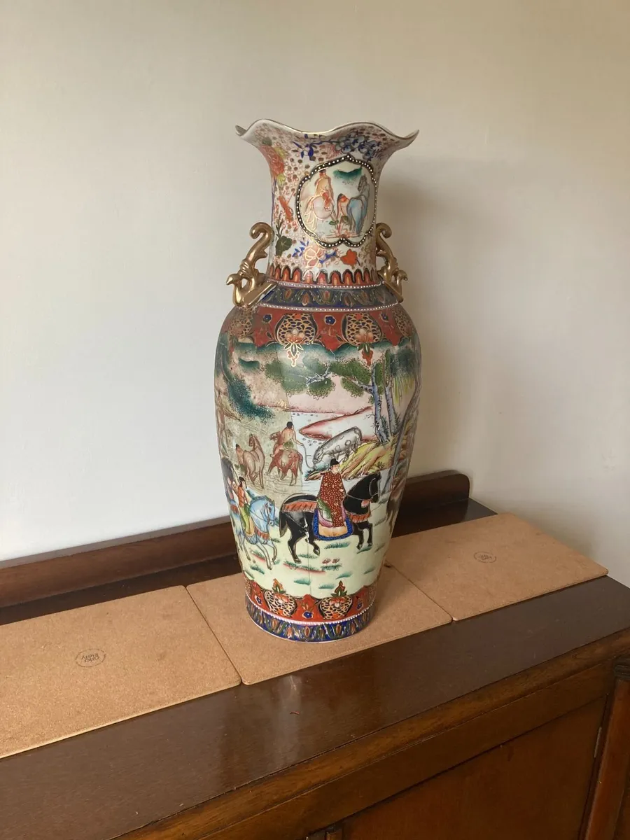 Antique Vase - Oriental - Image 3