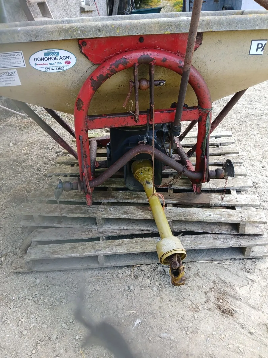 Fertiliser spreader - Image 4