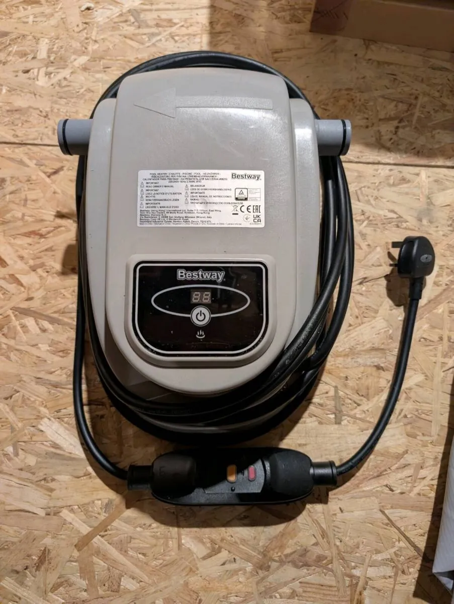 Bestway Electric Pool Heater (2800W) - Image 1