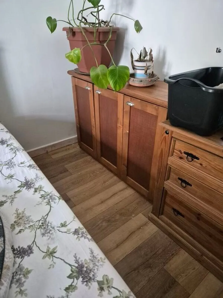 sideboard - Image 3