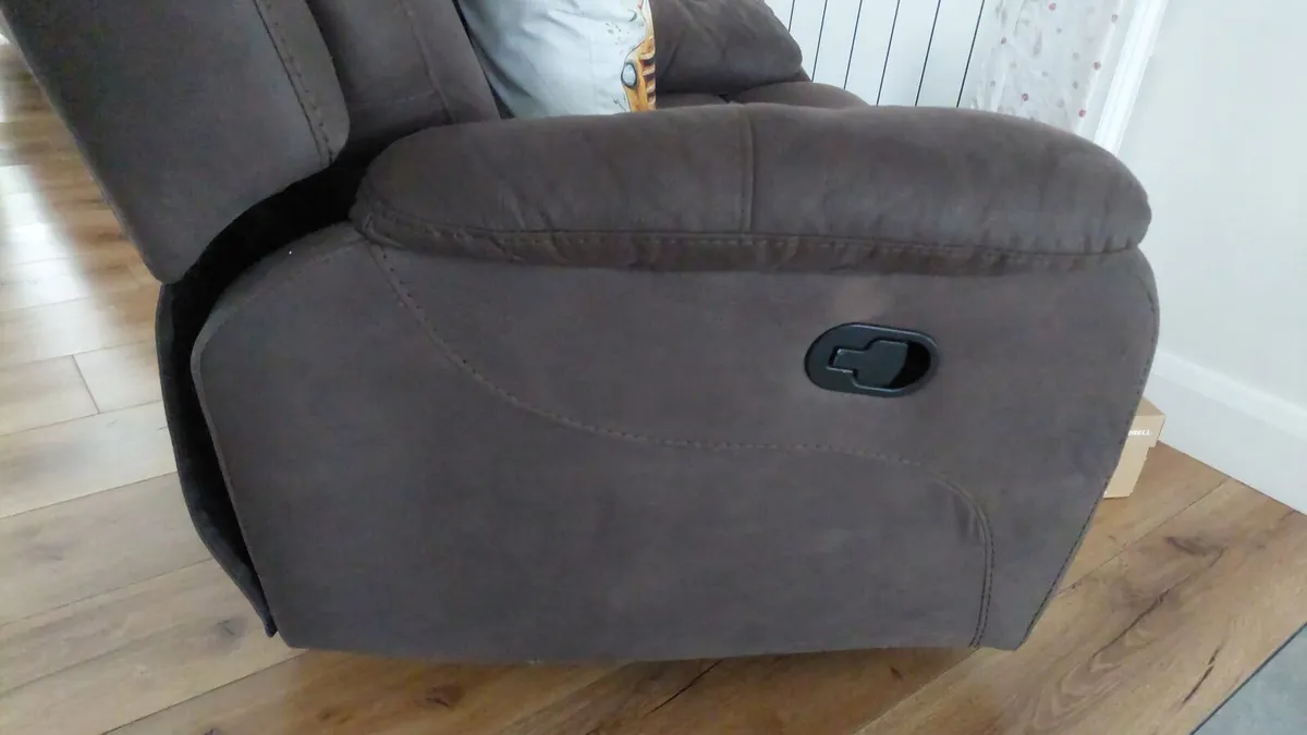 Recliner chair - Image 4