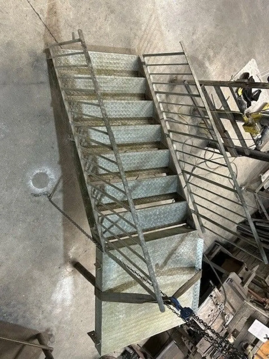 External Metal Stairs / Steps - Image 3