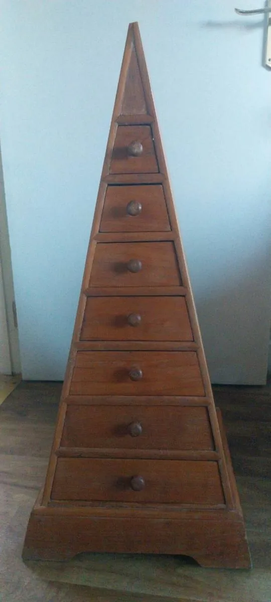Pyramid Chest of drawers - Image 1