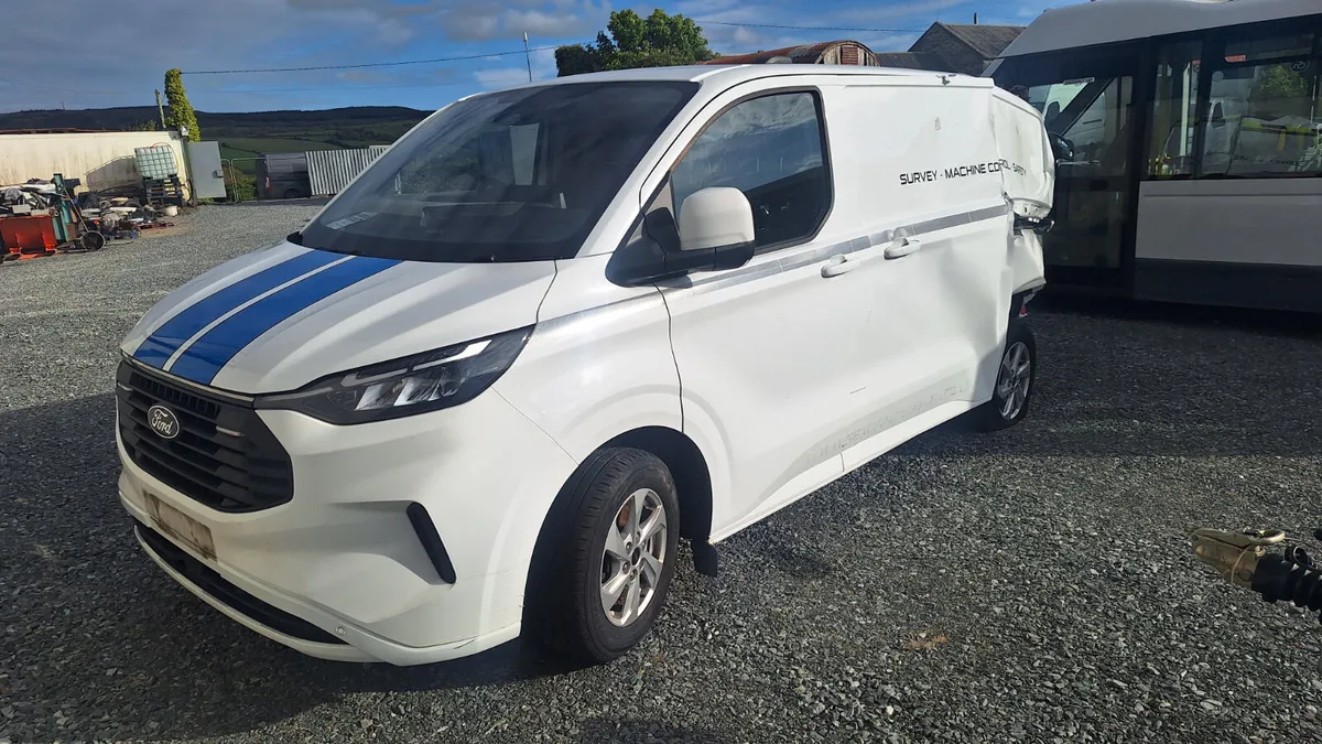 2024 Ford Transit Custom For Dismantling - Image 1