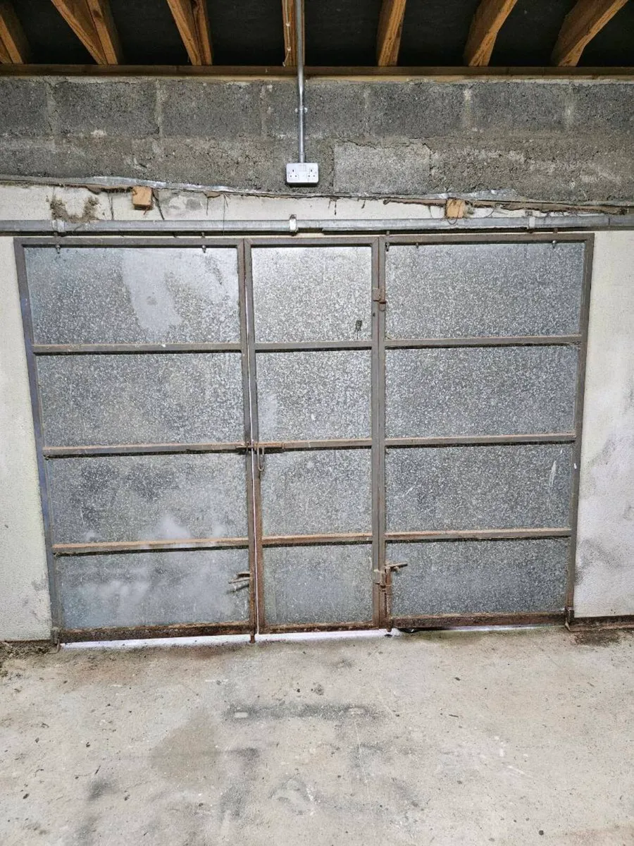 Garage / Workshop Sliding doors with pedestrian ac - Image 3