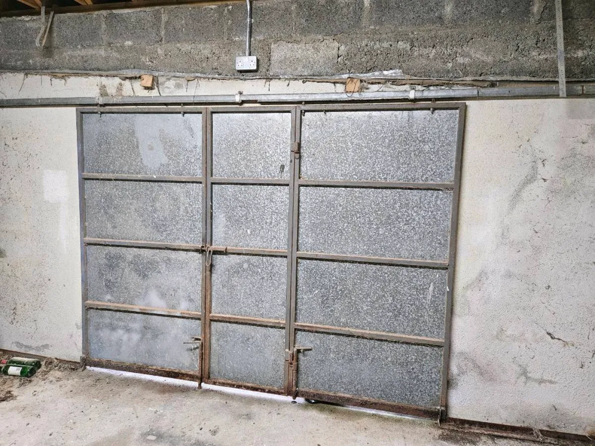 Garage / Workshop Sliding doors with pedestrian ac - Image 4