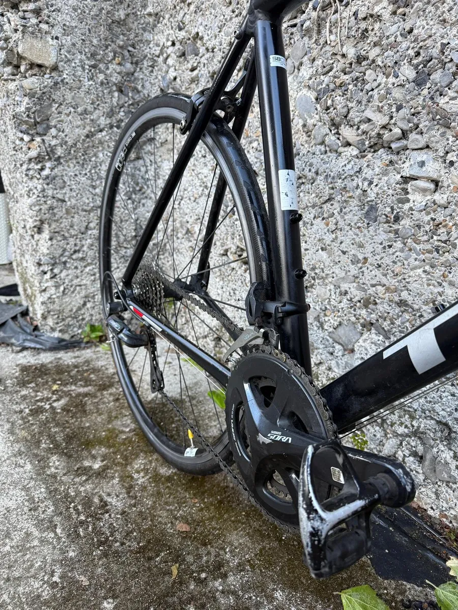Trek One Series Road Bike - Image 4