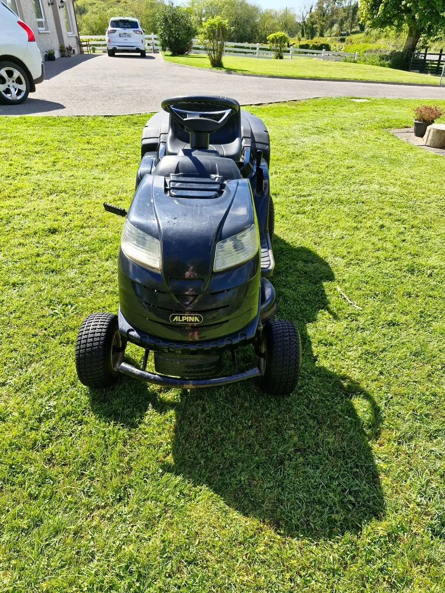 Lawnmower  ride on - Image 2