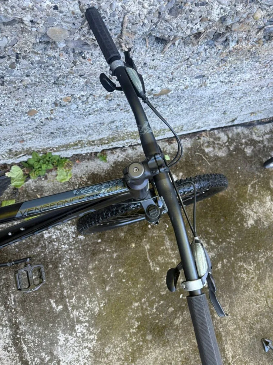 Carrera Vengeance Mountain Bike - Image 2