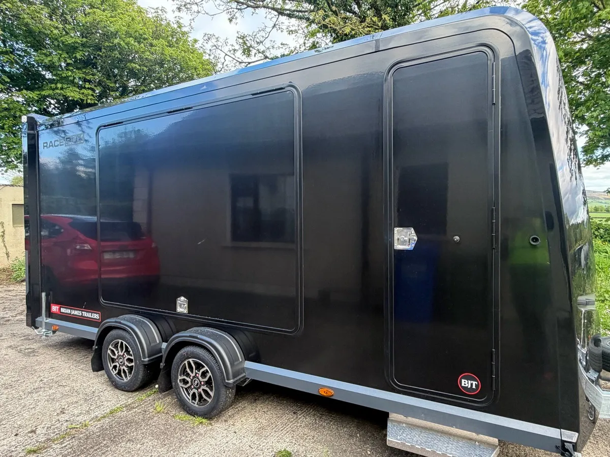 Brian James Race Box - Image 2
