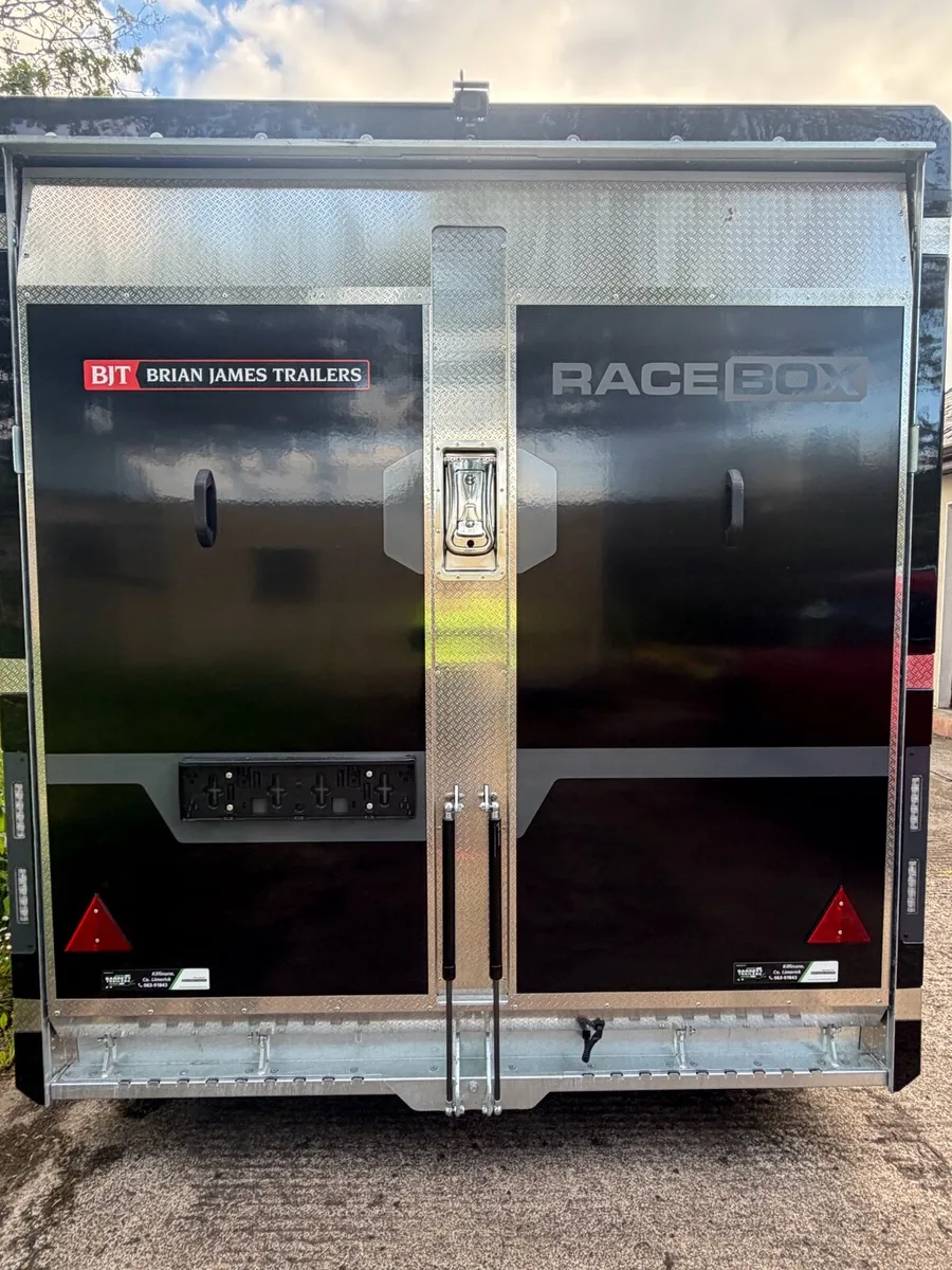 Brian James Race Box - Image 4