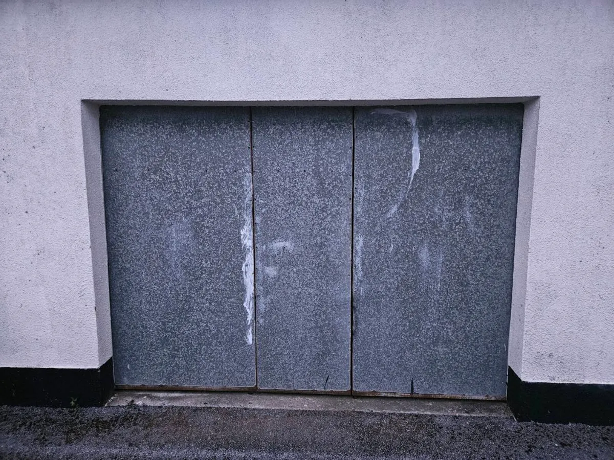 Garage / Workshop Sliding doors with pedestrian ac - Image 1