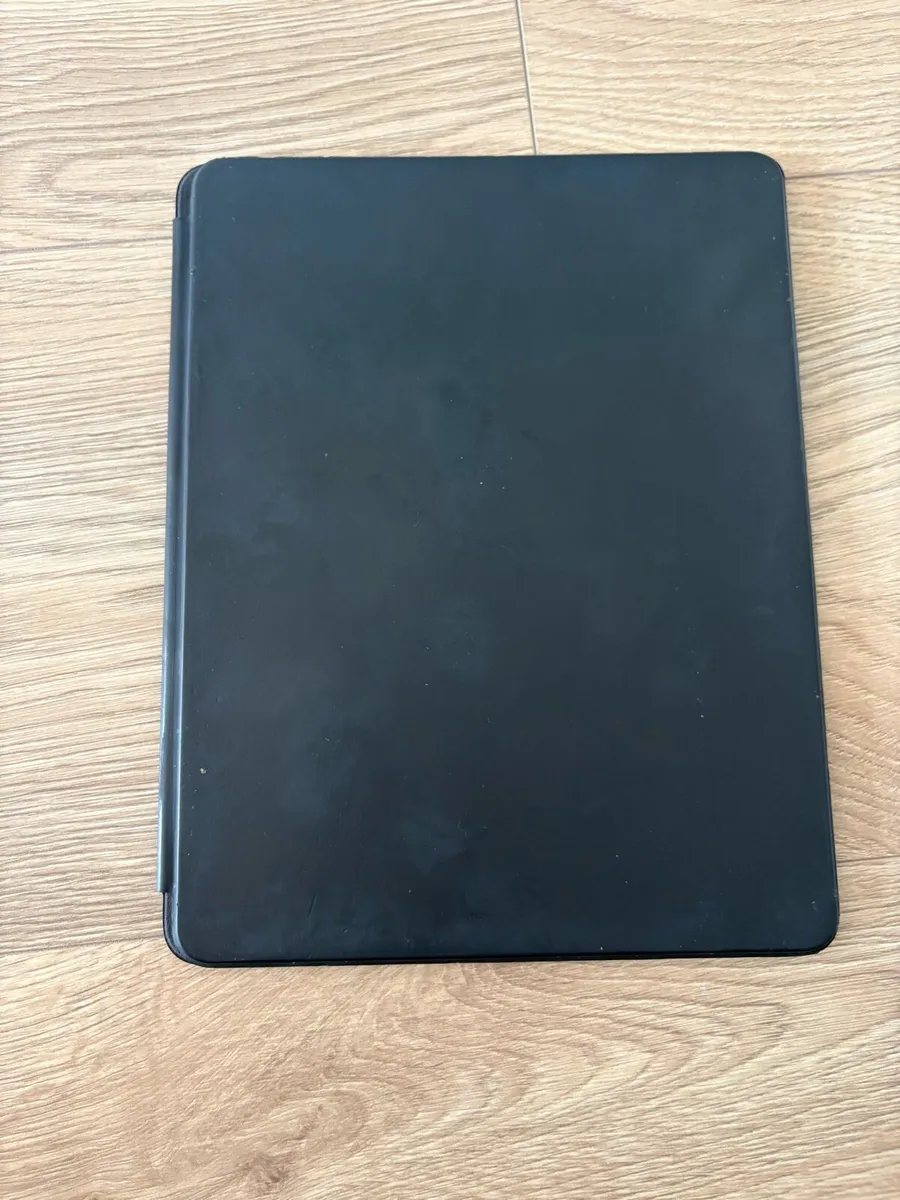 iPad cover with keyboard - Image 1